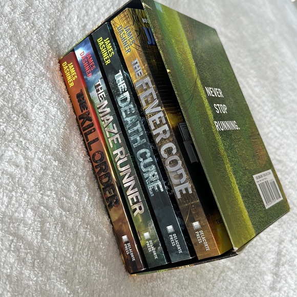 The Maze Runner Series. 4 books. - Picture 2 of 8